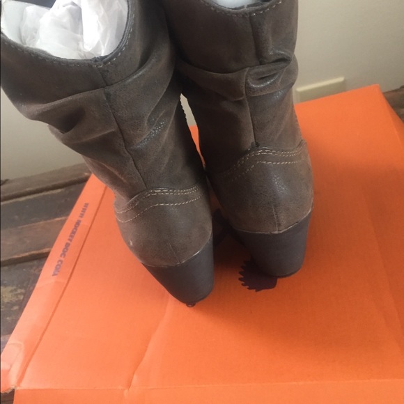 Rocket dog faux leather ankle boots - Picture 3 of 7